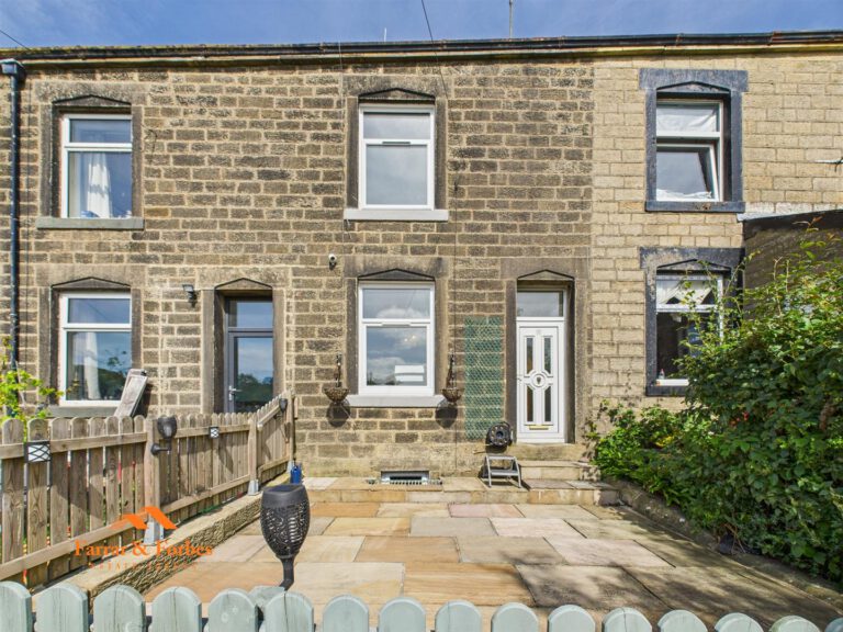 Gladstone Terrace, Trawden, Colne