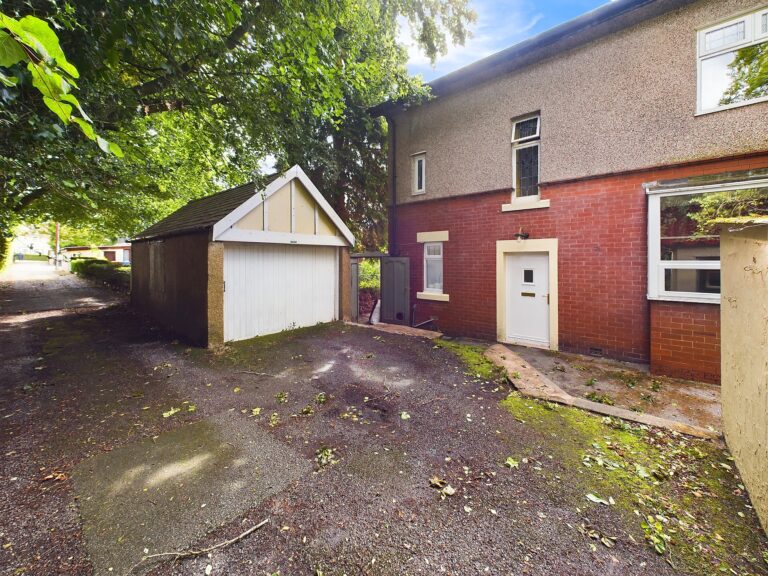 Alkincoats Villas, Colne, BB8