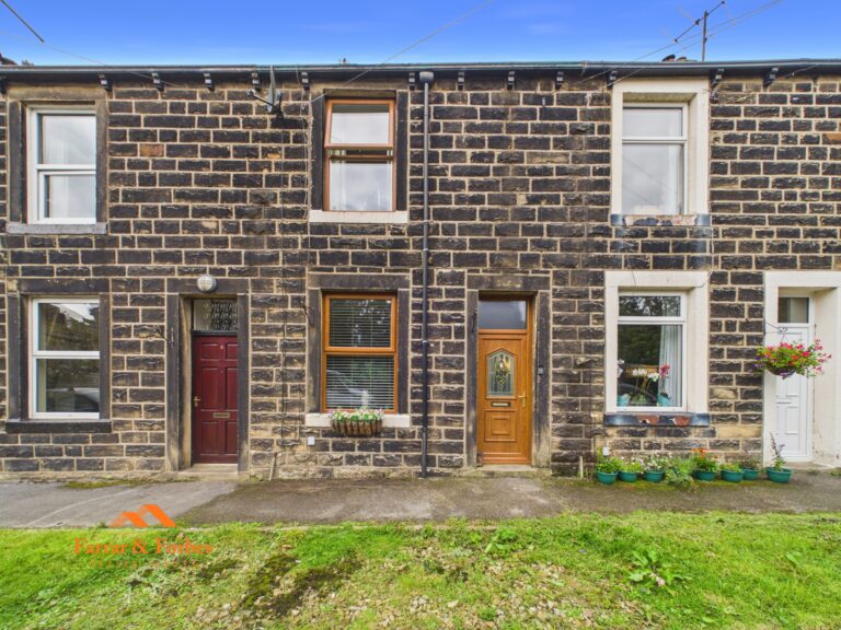 Hollington Street, Colne, BB8